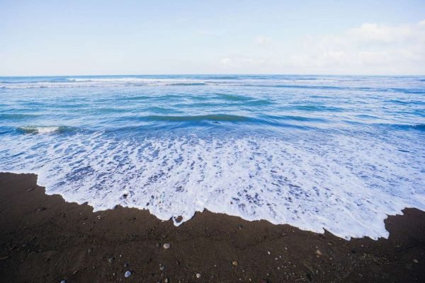 Cara Aman Menjaga Kebersihan Pantai dan Pesisir Ambon